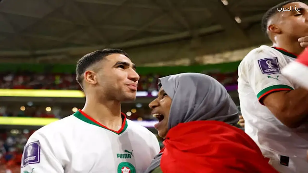 أشرف حكيمي يوضح سبب تسجيل أمواله وممتلكاته باسم والدته