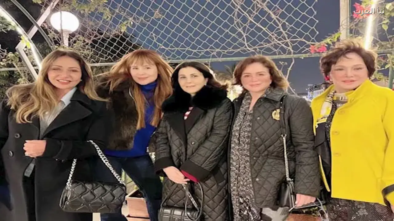 إلهام شاهين تحتفل بماجدة الرومي مع نجمات الفن
