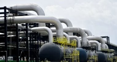 ارتفاع أسعار النفط بسبب تعطل الإنتاج في أمريكا جراء العاصفة الشتوية