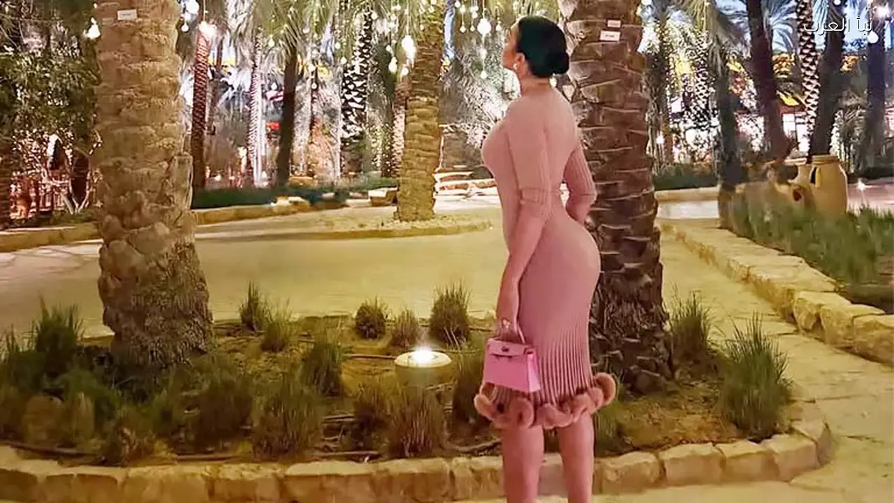 جورجينا تتألق بفستان كشمير أنيق في ظهورها الأخير