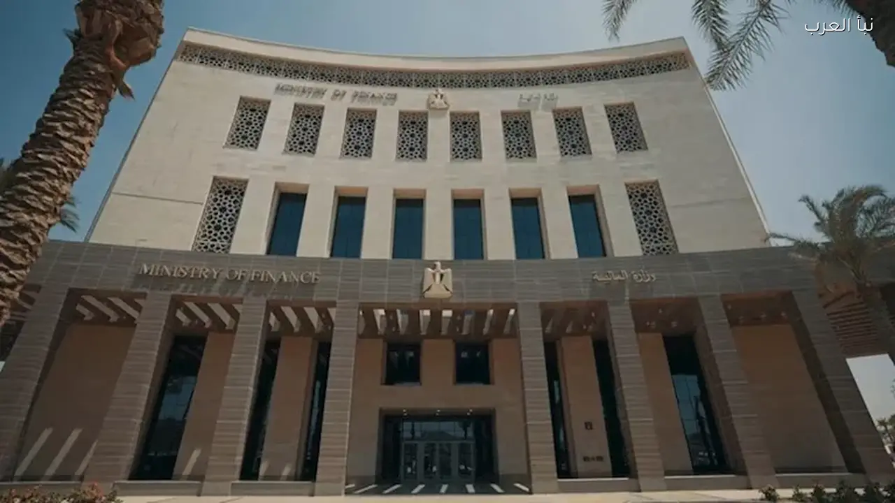 عجز موازنة مصر يصل إلى 4.2% وأسباب تفاقمه