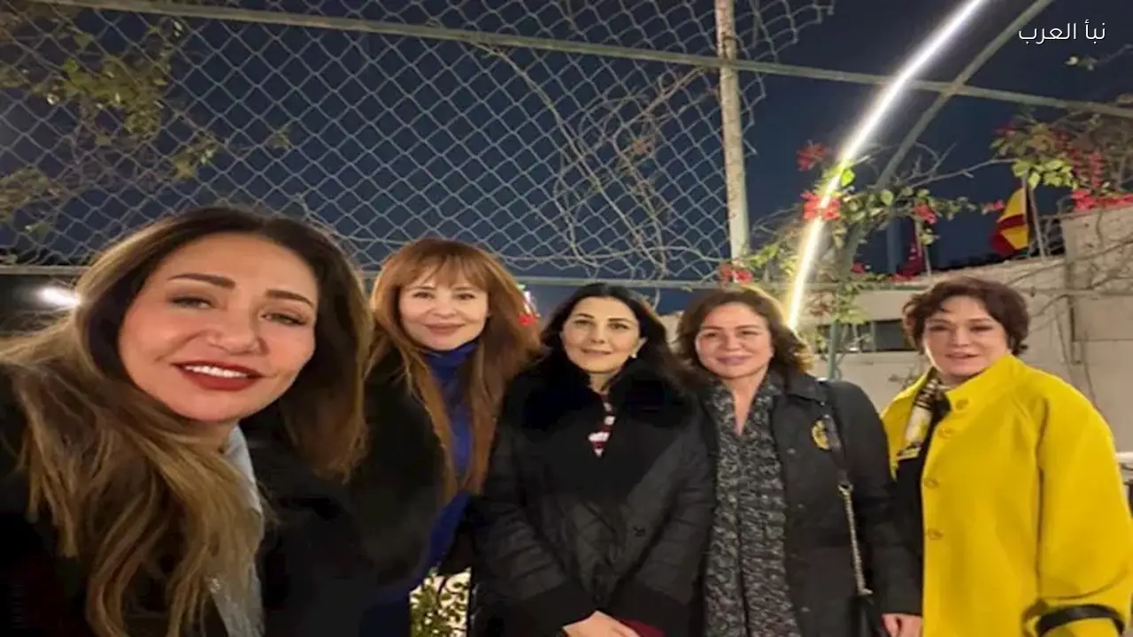 عشاء يجمع نجمات الفن إلهام شاهين وماجدة الرومي