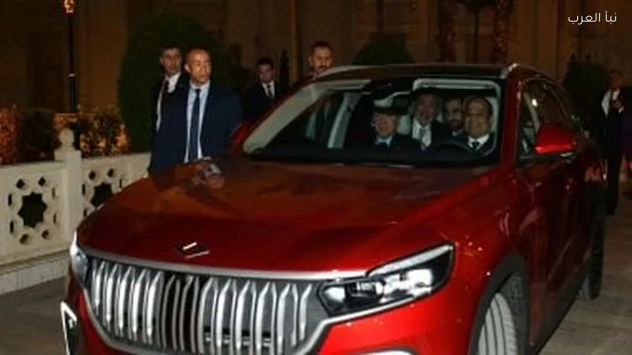 الرئيس السيسي وأردوغان يقودان سيارة كهربائية في القاهرة