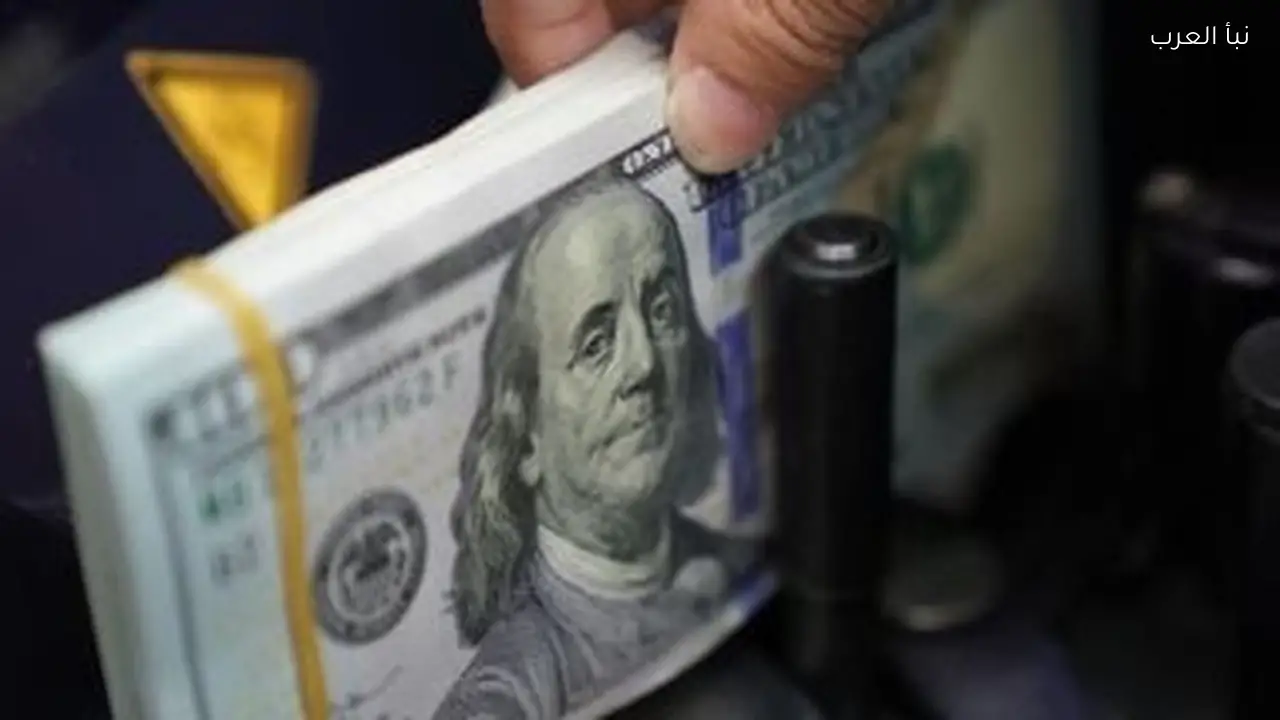 سعر الدولار يتراجع أمام الجنيه في بداية تعاملات الثلاثاء