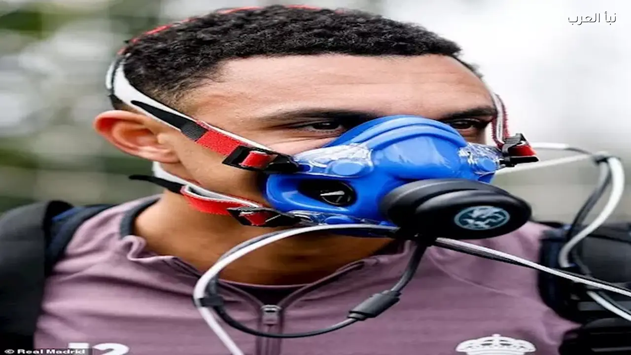 لاعبو ريال مدريد يرتدون أقنعة غريبة في التدريبات