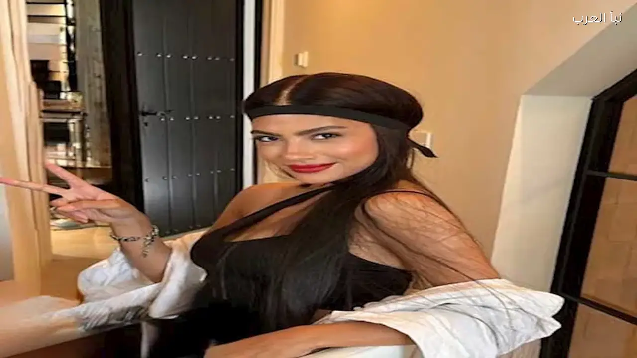 هدى المفتي تتألق بإطلالة جريئة في أحدث ظهور لها