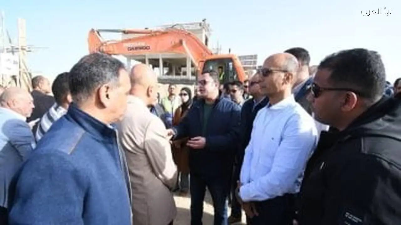 وزير الإسكان يتفقد محطة PS3 لمياه الصرف وبحيرات نيو مارينا
