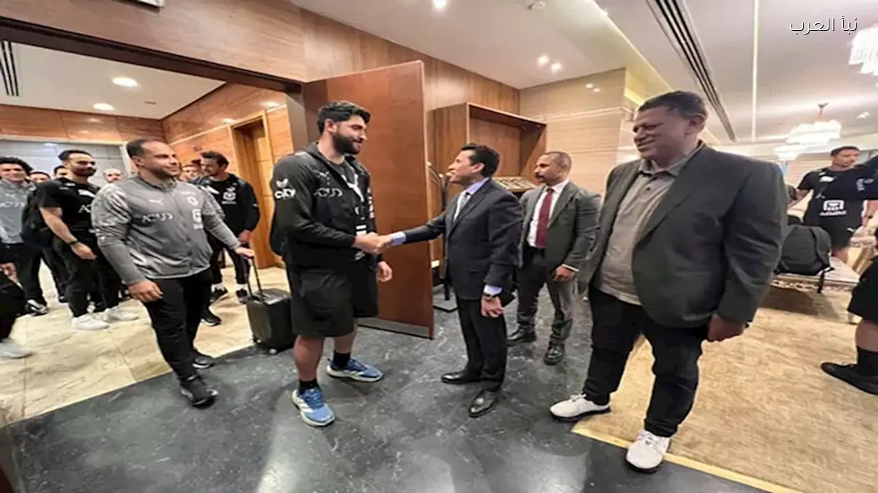 وزير الرياضة يستقبل منتخب اليد بعد الإنجاز الأفريقي بالمطار